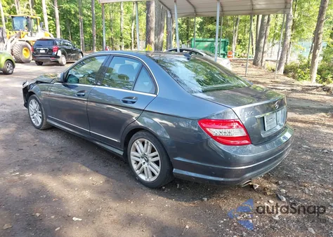 2008 Mercedes-Benz C 300 Luxury/Sport z USA, uszkodzony, nr VIN WDDGF54X98F082178